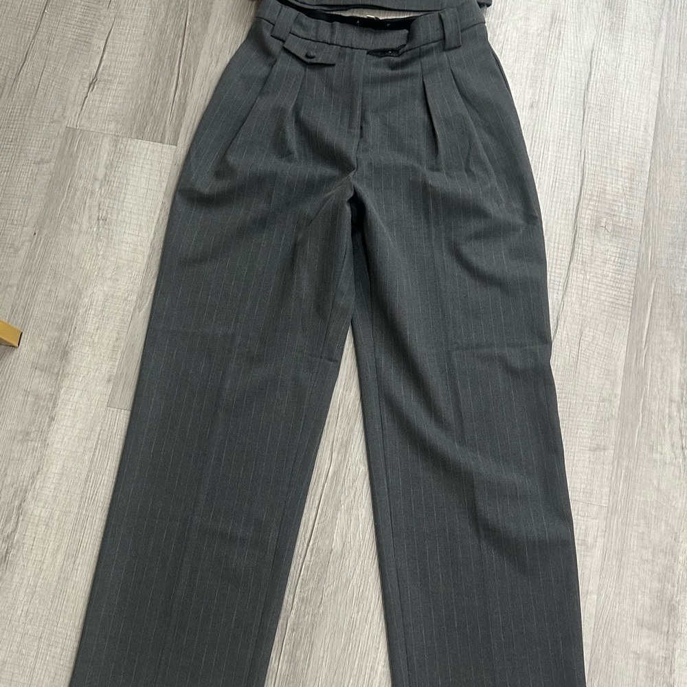 Men's Gray Pleated Pants